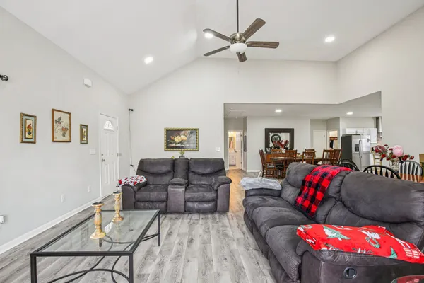 $350,000 | 103 Deer Lane, Russellville, KY 42276