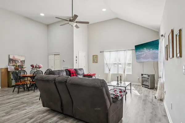 $350,000 | 103 Deer Lane, Russellville, KY 42276