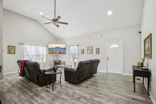 $350,000 | 103 Deer Lane, Russellville, KY 42276