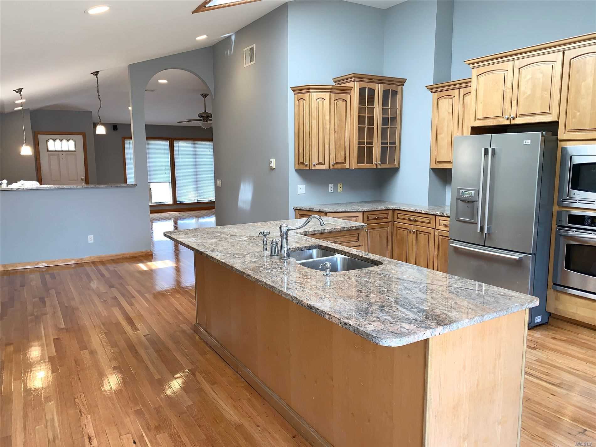 381 North Country Road Sound Beach, NY 11789 - Photo 4 of 19