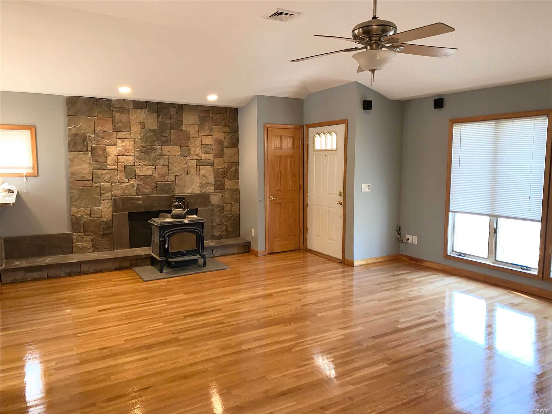 381 North Country Road Sound Beach, NY 11789 - Photo 6 of 19