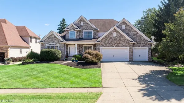 $749,850 | 3407 Chadwick Drive, Uniontown, OH 44685