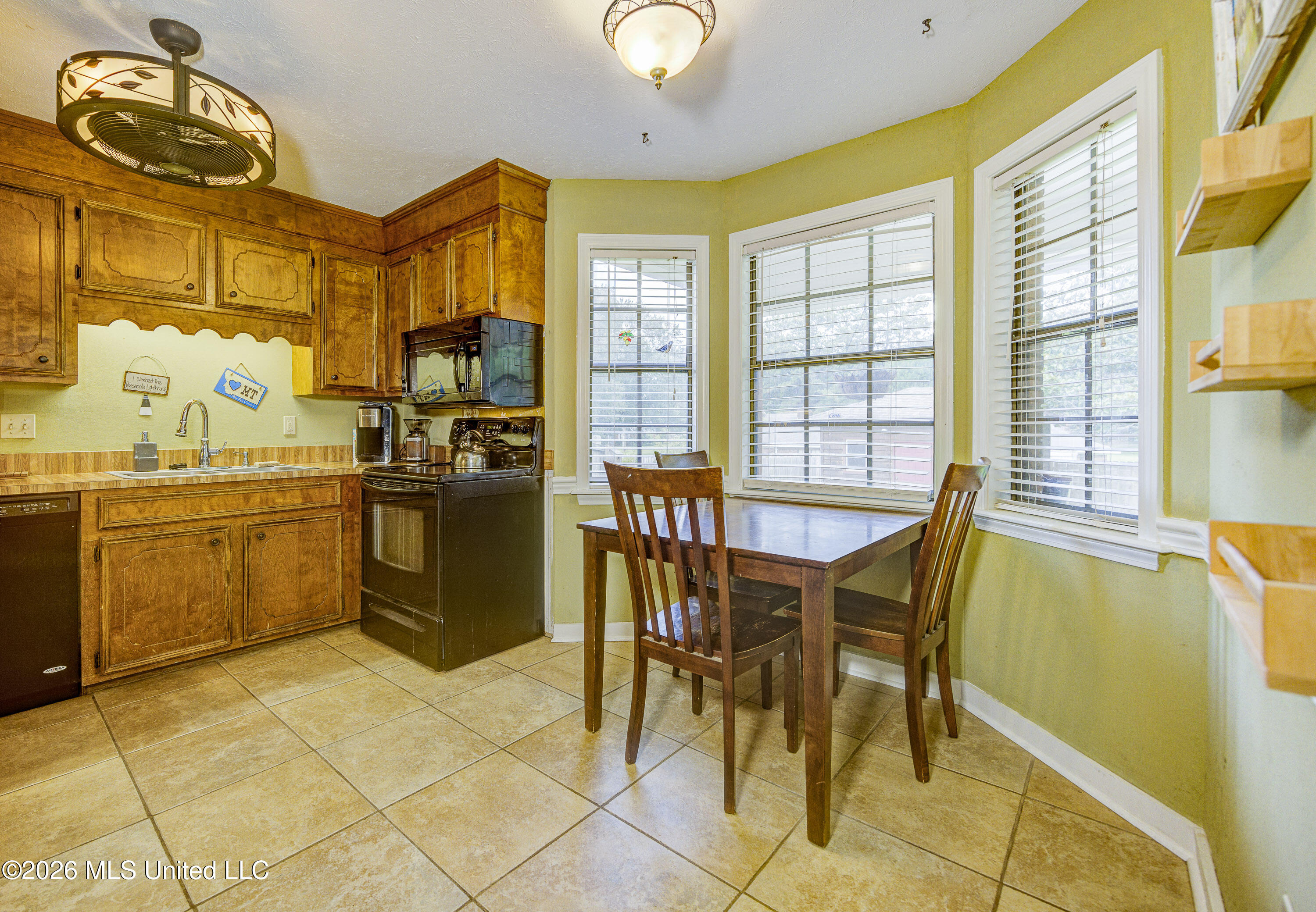 103 Erin Cove Clinton, MS 39056 - Photo 6 of 39 07 Kitchen 4
