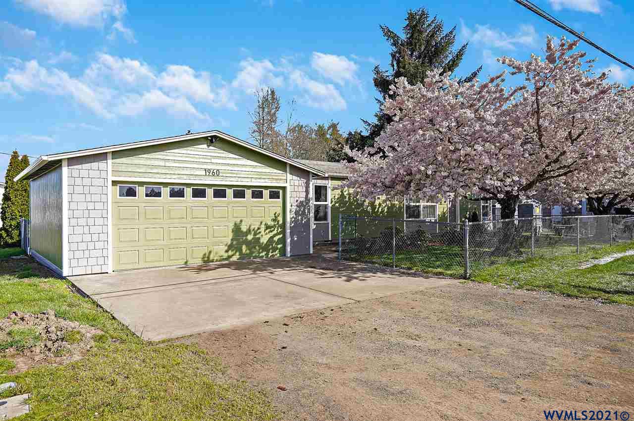 1960 Southeast Godsey Road Dallas, OR 97338 - Photo 3 of 29 Gallery Image 3