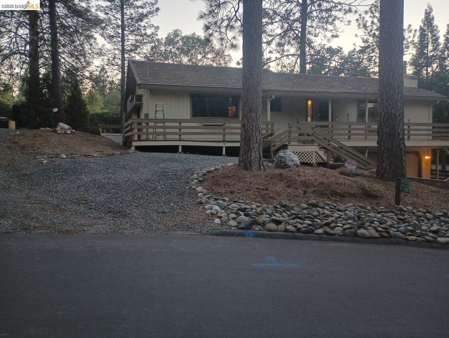 19733 Butler Way Groveland, CA 95321 - Photo 3 of 36
