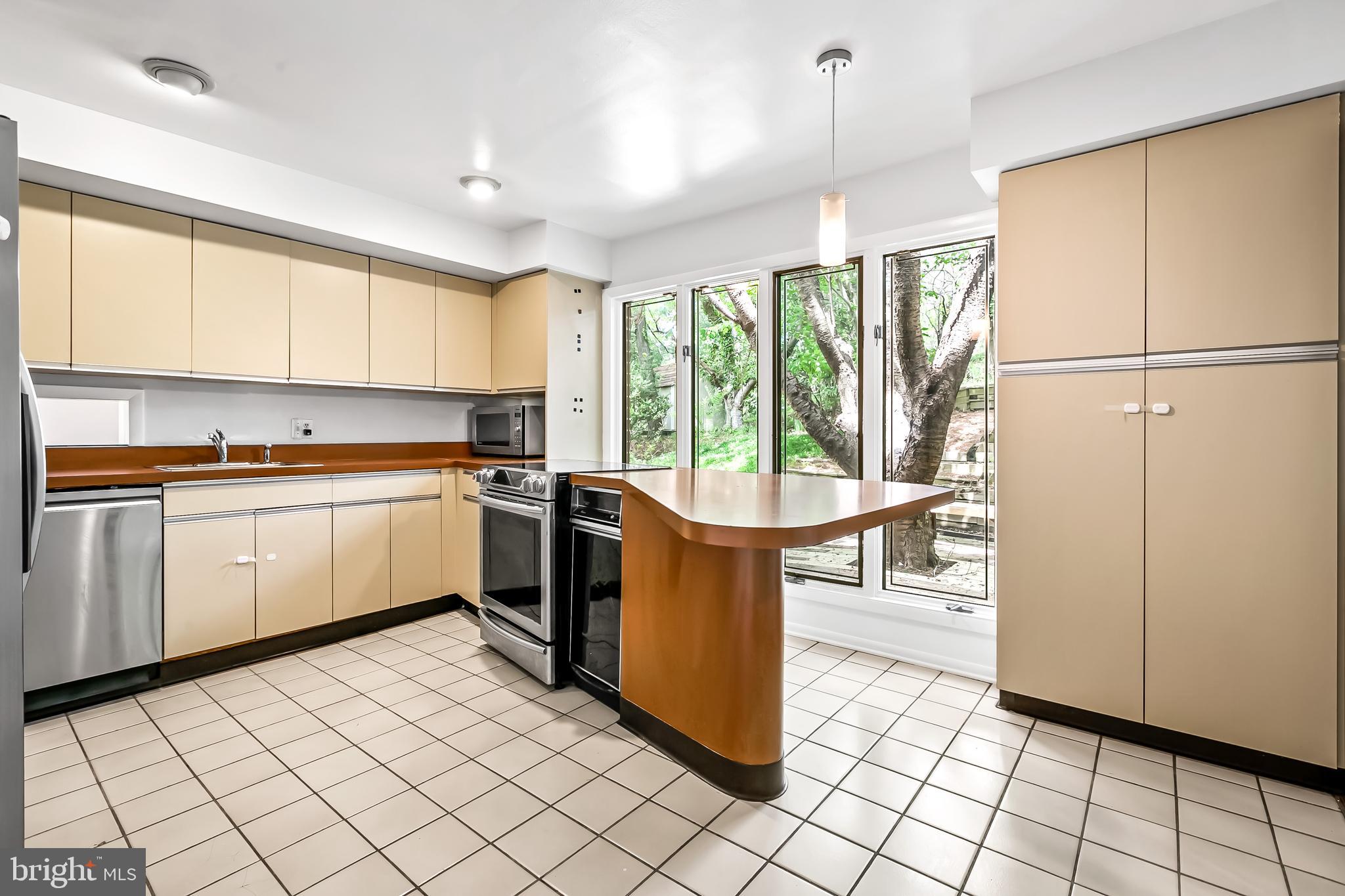 1102 Bryn Mawr Road Baltimore, MD 21210 - Photo 13 of 66