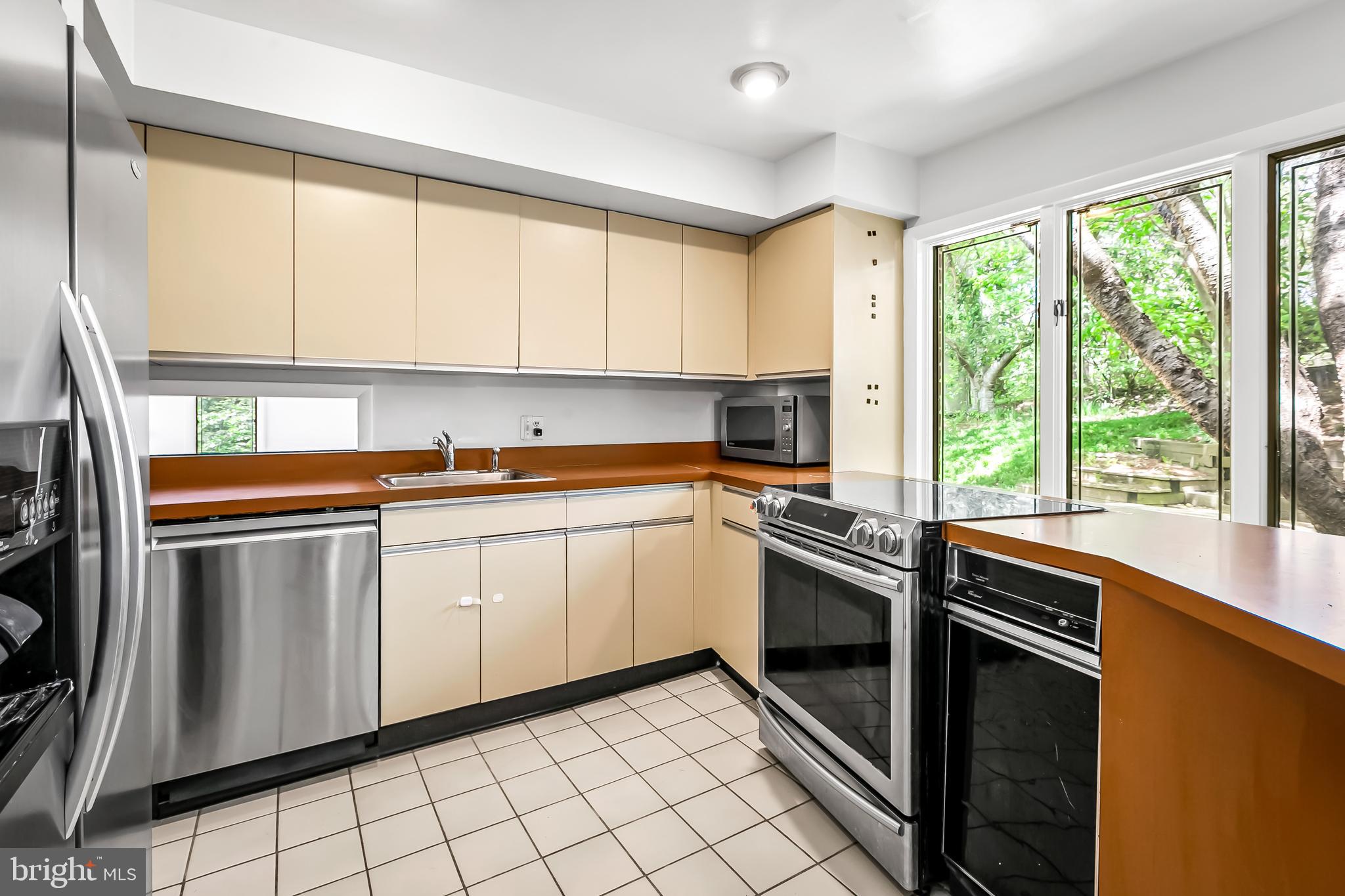 1102 Bryn Mawr Road Baltimore, MD 21210 - Photo 15 of 66