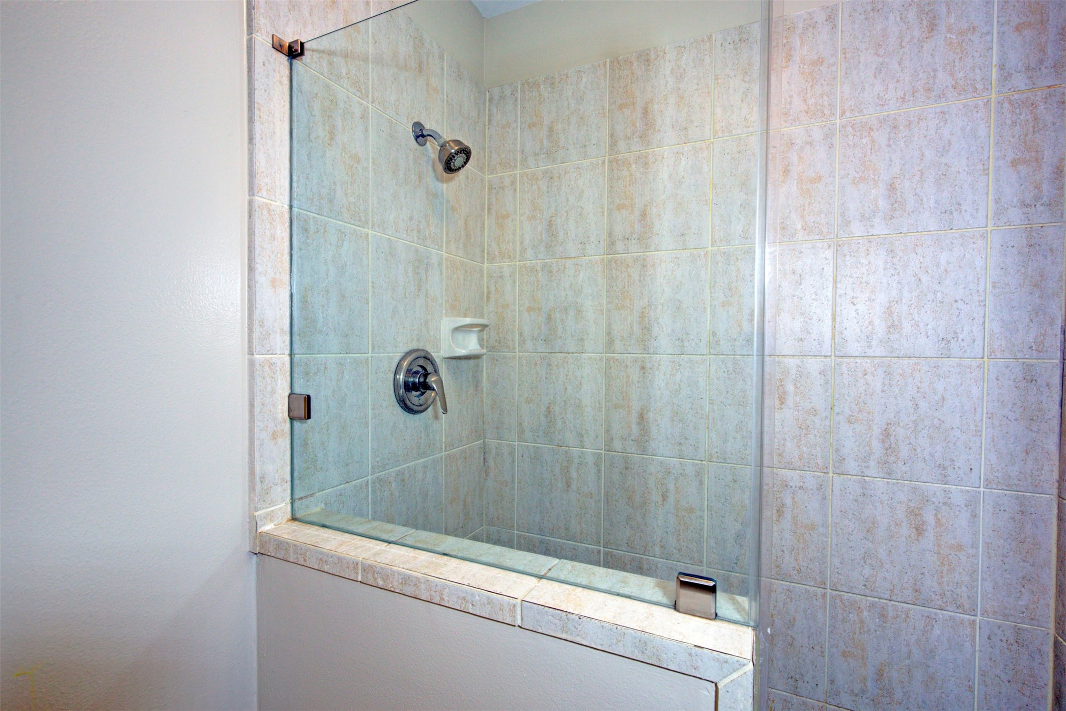 1711 Huldy Street, Unit A Houston, TX 77019 - Photo 29 of 38 a bathroom with a shower and a sink