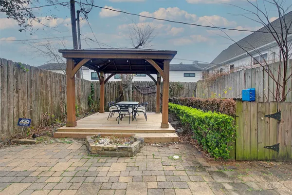 a view of outdoor space yard and patio