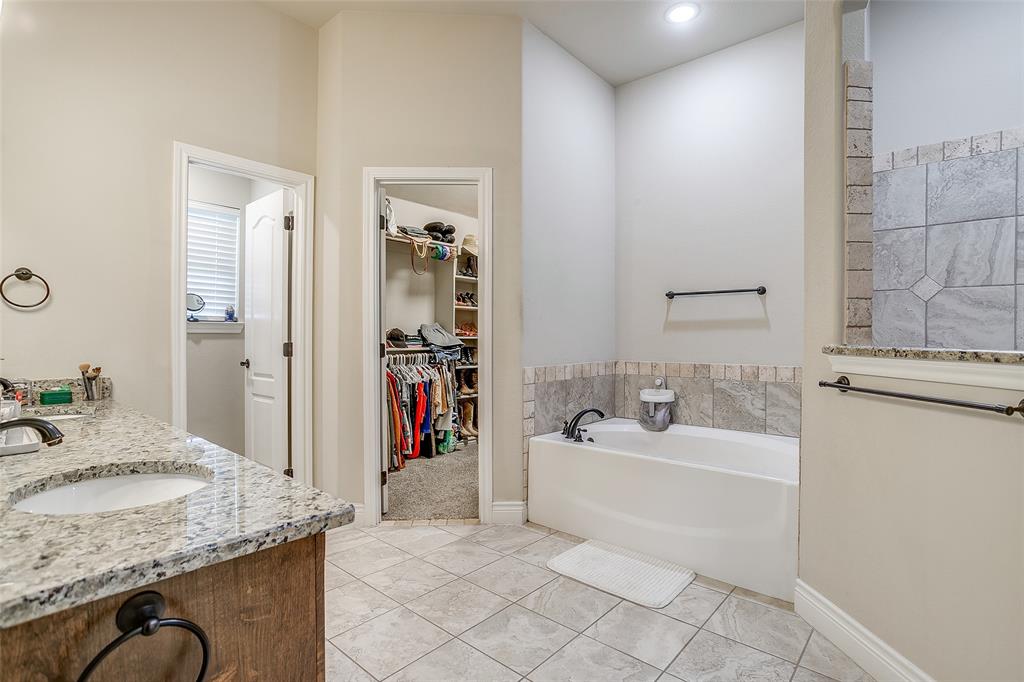 203 County Road 4221 Decatur, TX 76234 - Photo 15 of 40