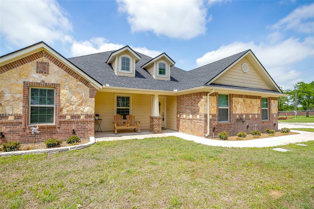 203 County Road 4221 Decatur, TX 76234 - Photo 2 of 40