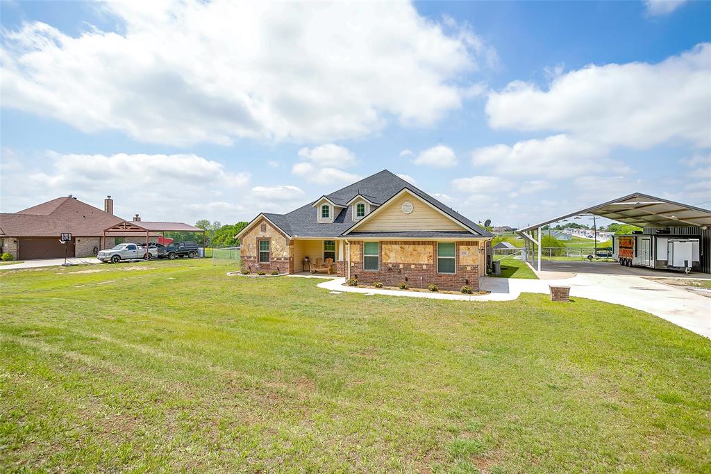 203 County Road 4221 Decatur, TX 76234 - Photo 3 of 40