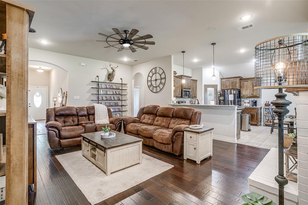 203 County Road 4221 Decatur, TX 76234 - Photo 4 of 40