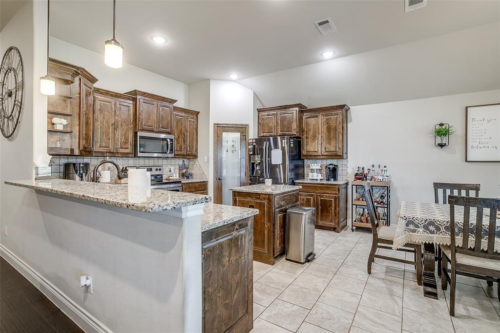 203 County Road 4221 Decatur, TX 76234 - Photo 10 of 40