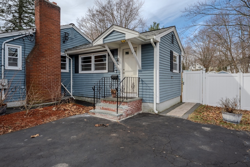 46 Burnham Road Lowell, MA 01852 - Photo 3 of 31 Gallery Image 3