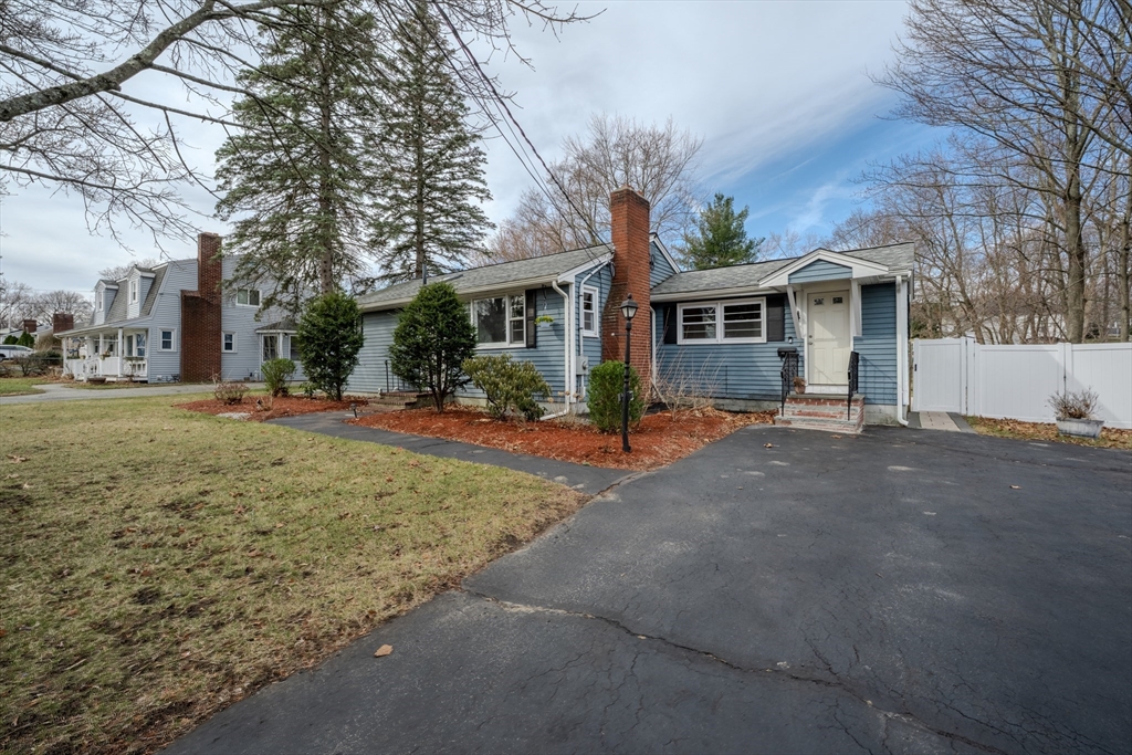 46 Burnham Road Lowell, MA 01852 - Photo 4 of 31 Gallery Image 4