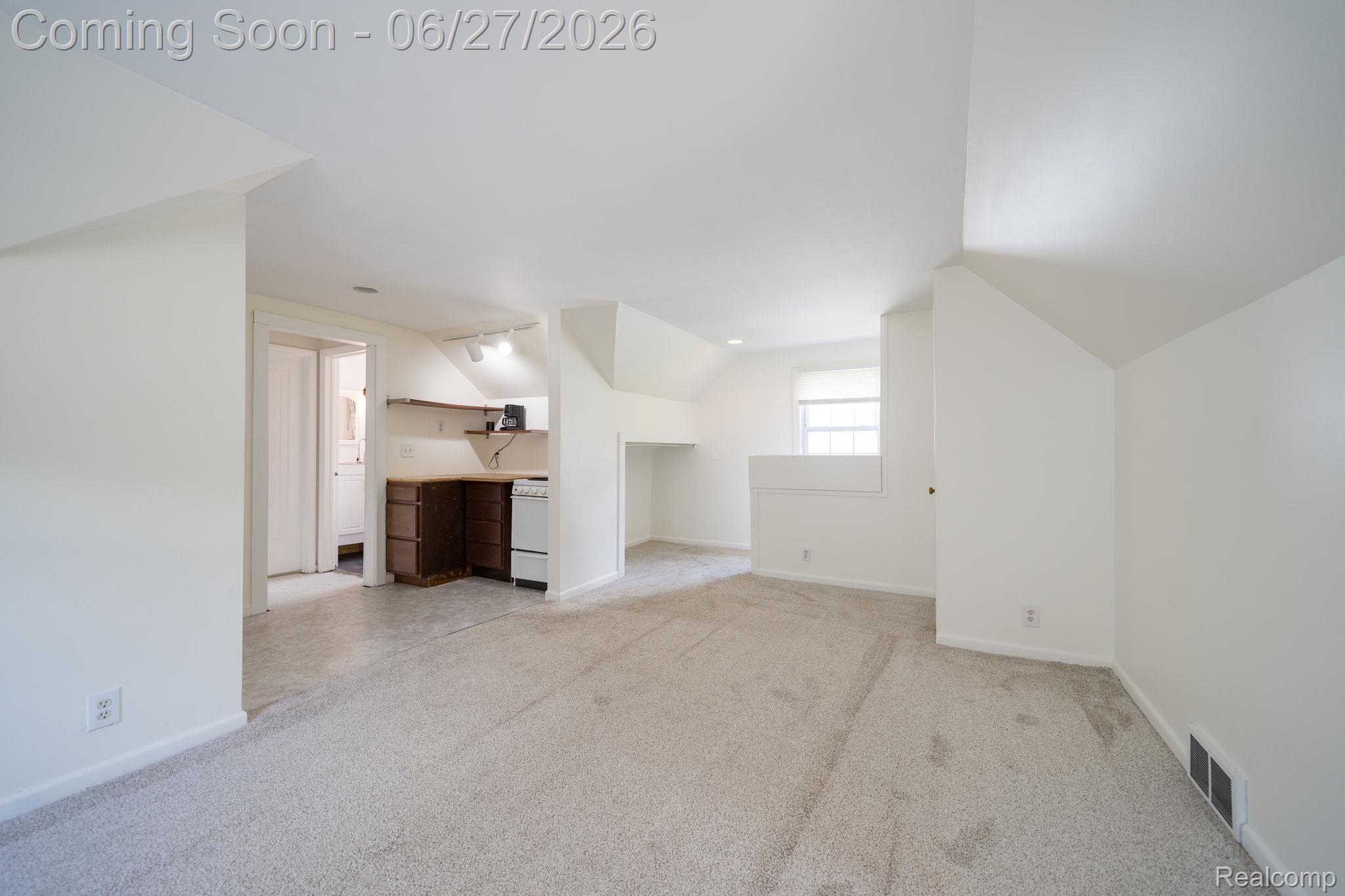 39 Mohawk Road Pontiac, MI 48341 - Photo 5 of 32 4-39 Mohawk Rd-Top-Rated-Realtor-Pontiac MI-Remax-The-Collective-Agency.jpg