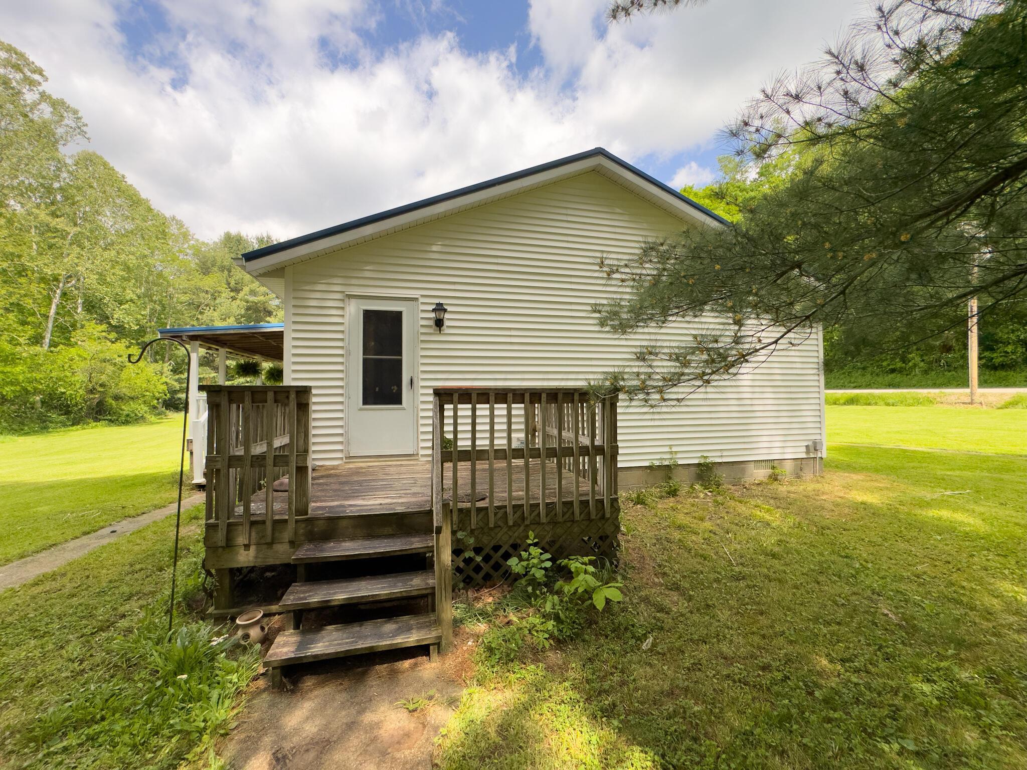1574 Lick Run Road Chillicothe, OH 45601 - Photo 15 of 40 Side deck to Utility room