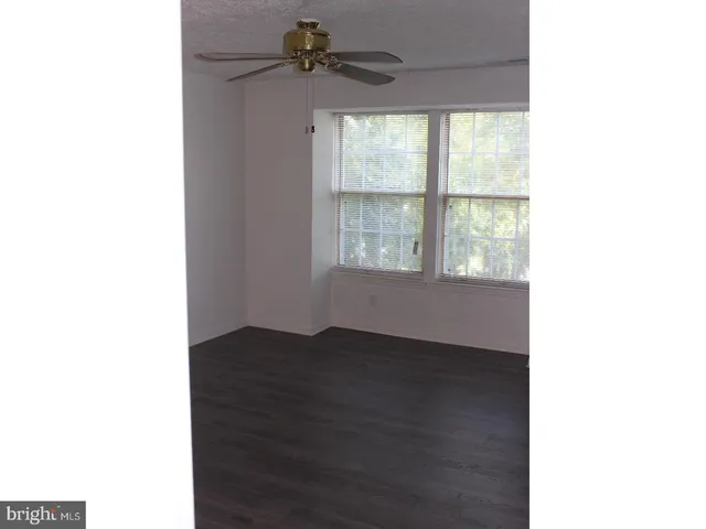 $199,700 | 189 Kenwood Drive, Sicklerville, NJ 08081