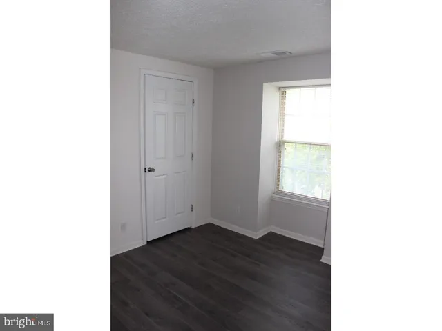 $199,700 | 189 Kenwood Drive, Sicklerville, NJ 08081