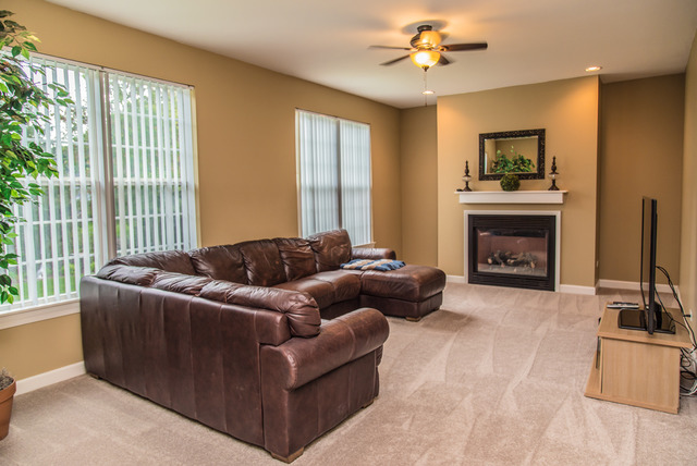 883 Oak Ridge Boulevard Elgin, IL 60120 - Photo 11 of 25