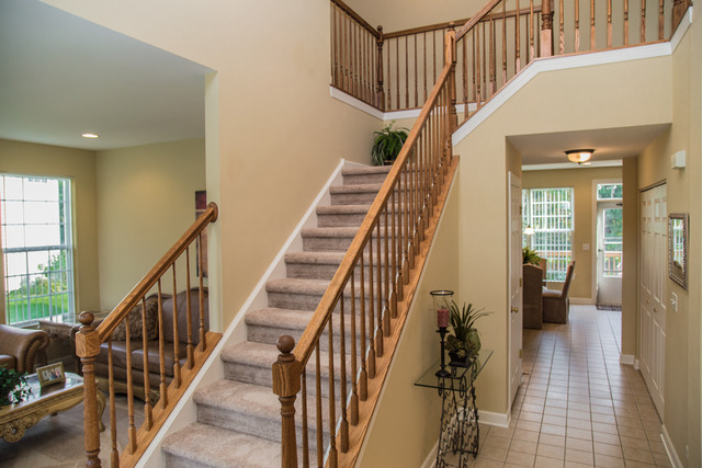883 Oak Ridge Boulevard Elgin, IL 60120 - Photo 3 of 25