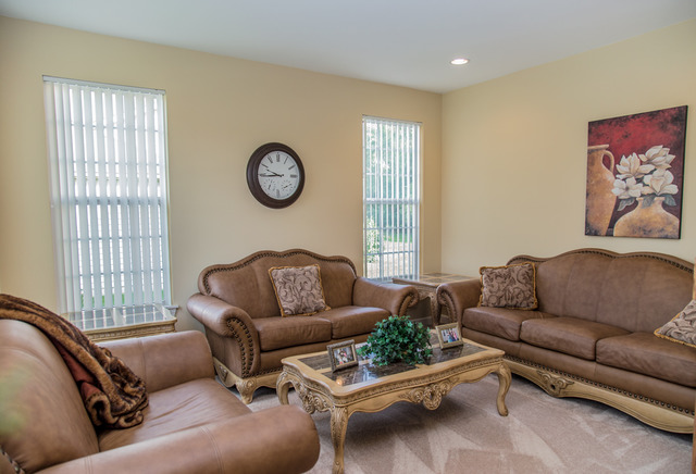 883 Oak Ridge Boulevard Elgin, IL 60120 - Photo 4 of 25