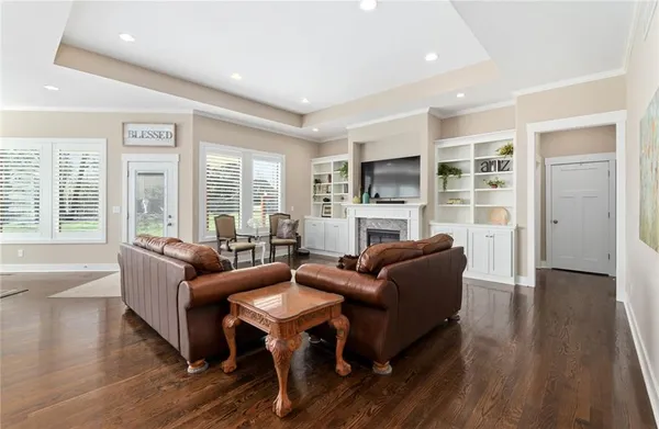 $650,000 | 1637 Southwest Hedgewood Lane, Lee's Summit, MO 64081