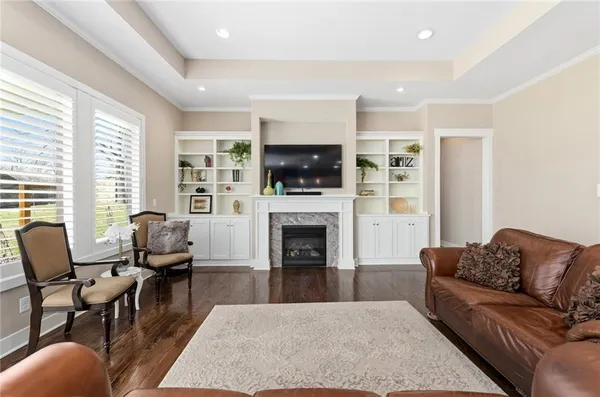 $650,000 | 1637 Southwest Hedgewood Lane, Lee's Summit, MO 64081