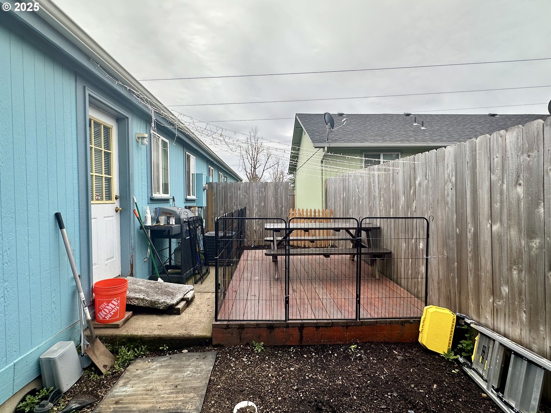 5510 E Street Springfield, OR 97478 - Photo 13 of 21 a view of a porch with furniture