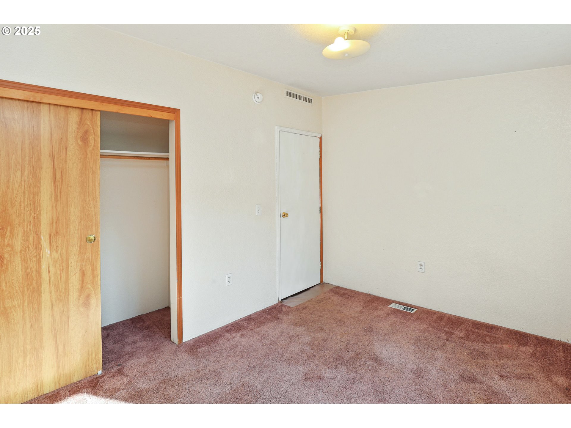 5510 E Street Springfield, OR 97478 - Photo 18 of 21 a view of an empty room