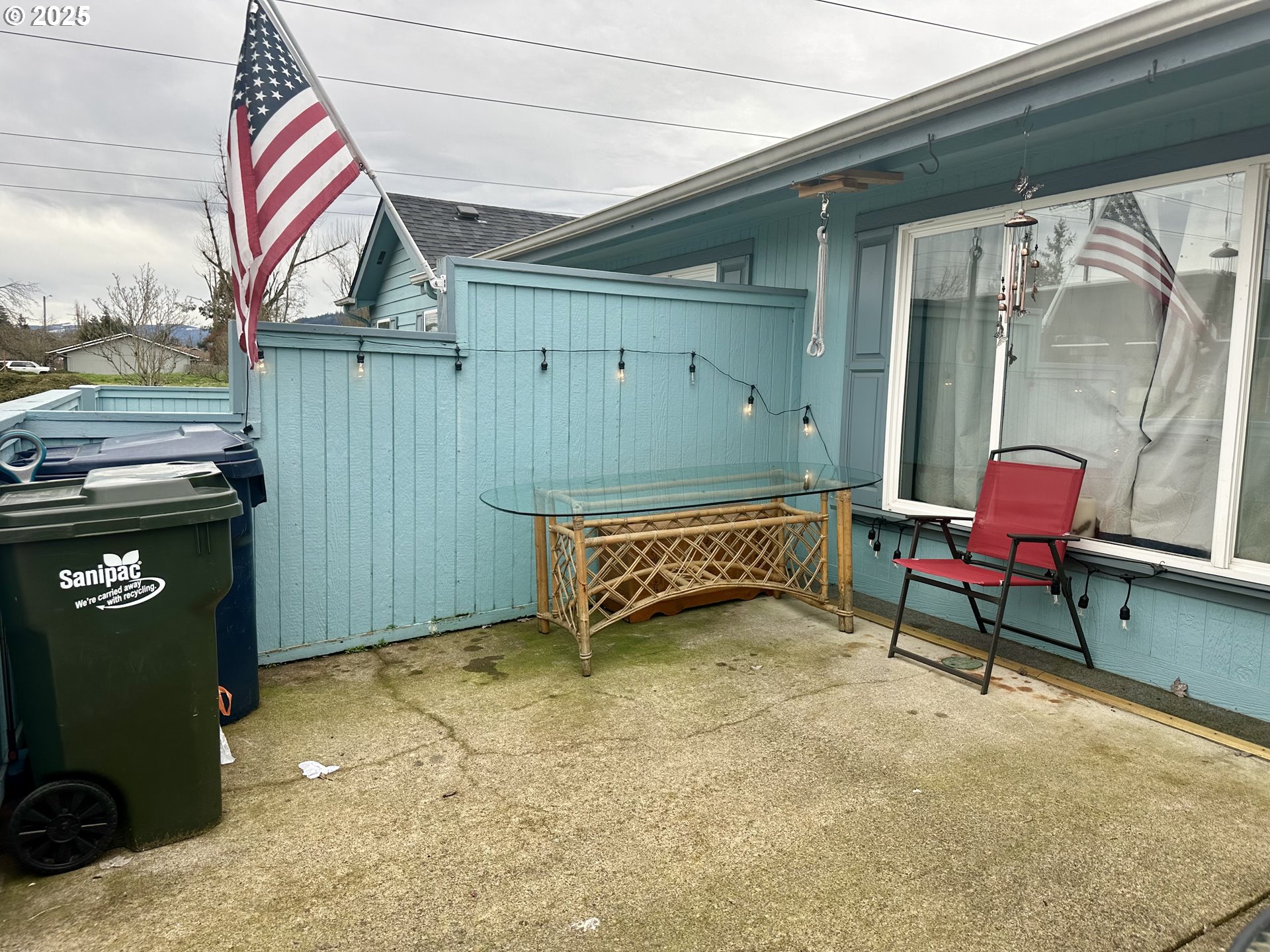 5510 E Street Springfield, OR 97478 - Photo 3 of 21 a backyard view with a seating space