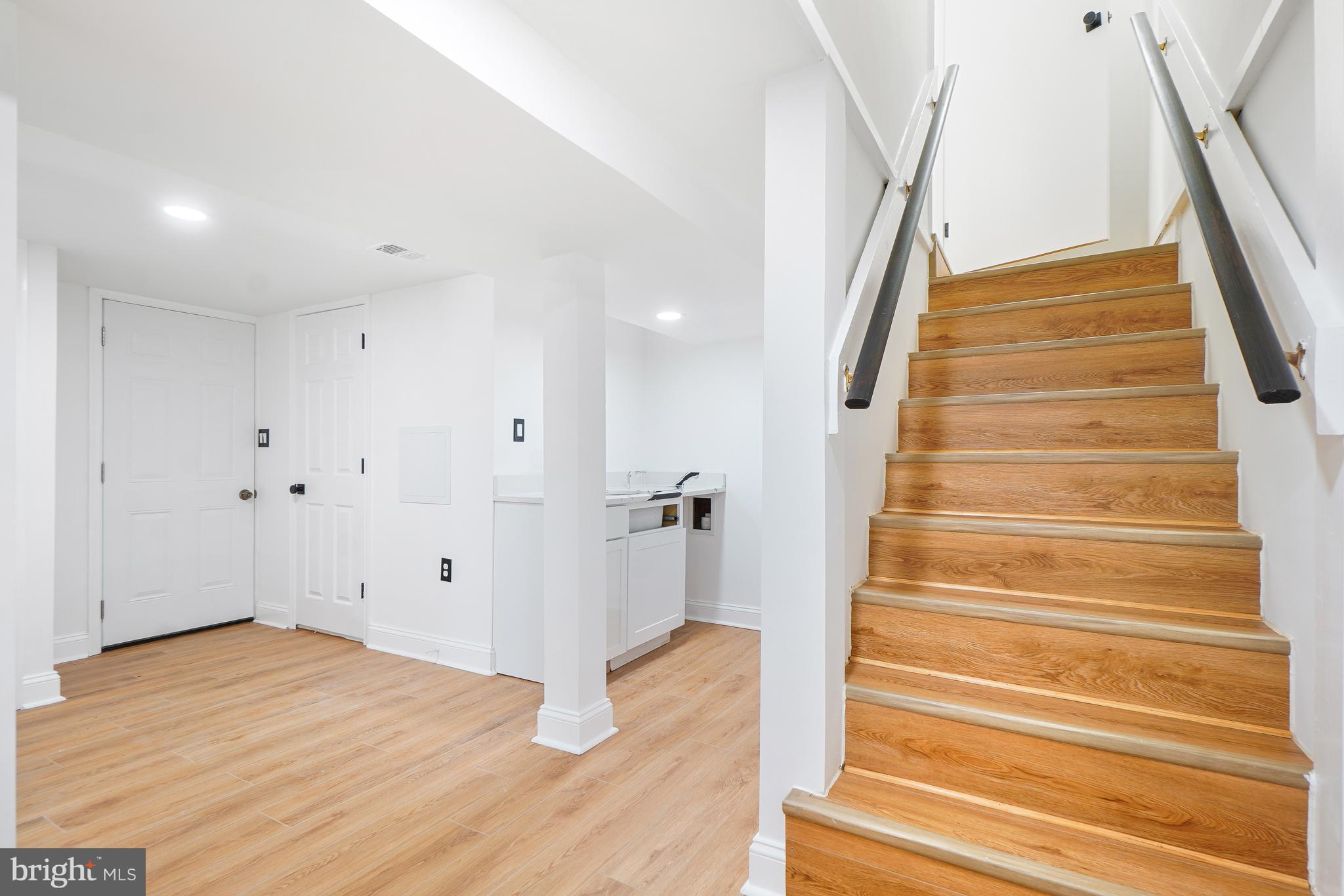 5309 Chesapeake Road Hyattsville, MD 20781 - Photo 27 of 36 a view of entryway