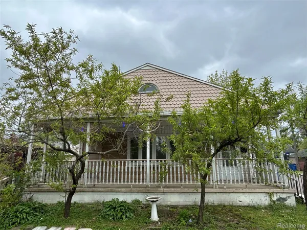 $149,900 | 7004 Orchard Avenue, Warren, MI 48091