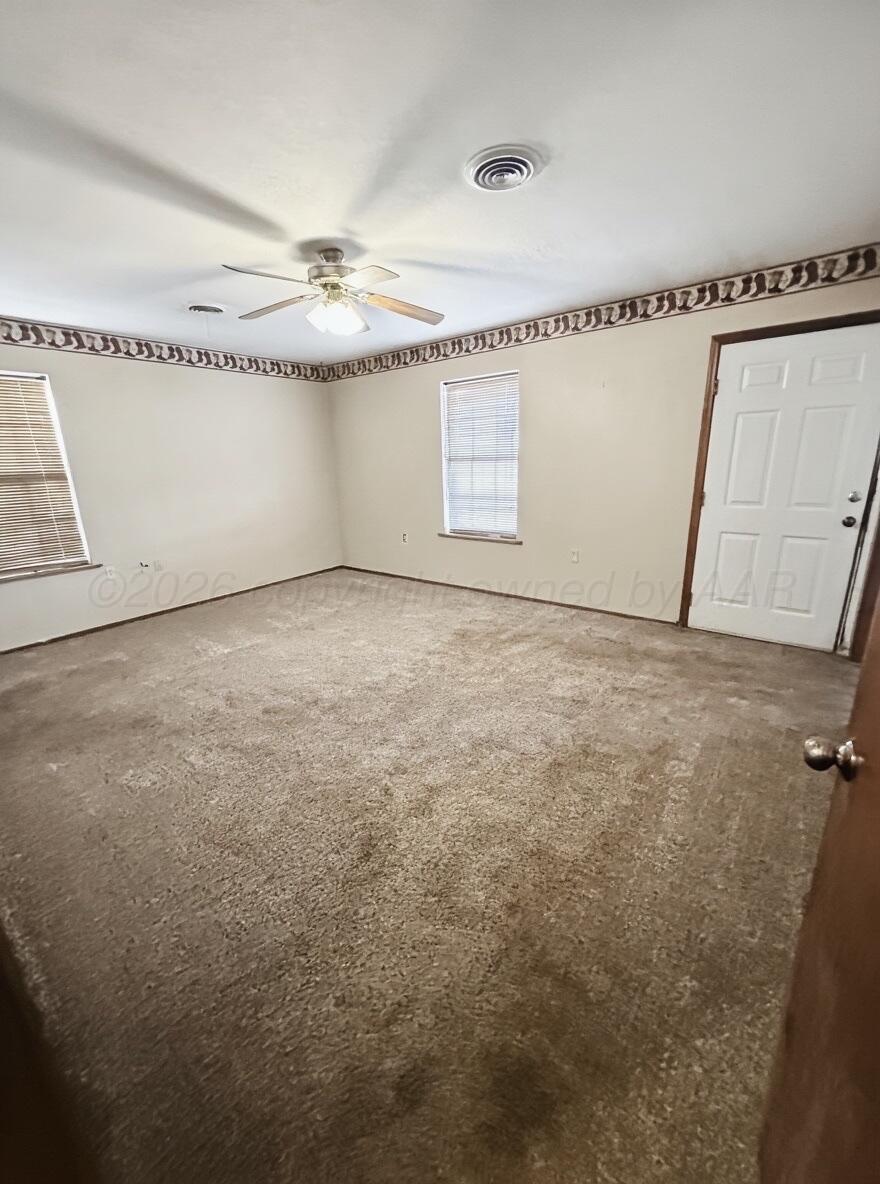 7811 Highway 86 Tulia, TX 79088 - Photo 19 of 19 a view of an empty room