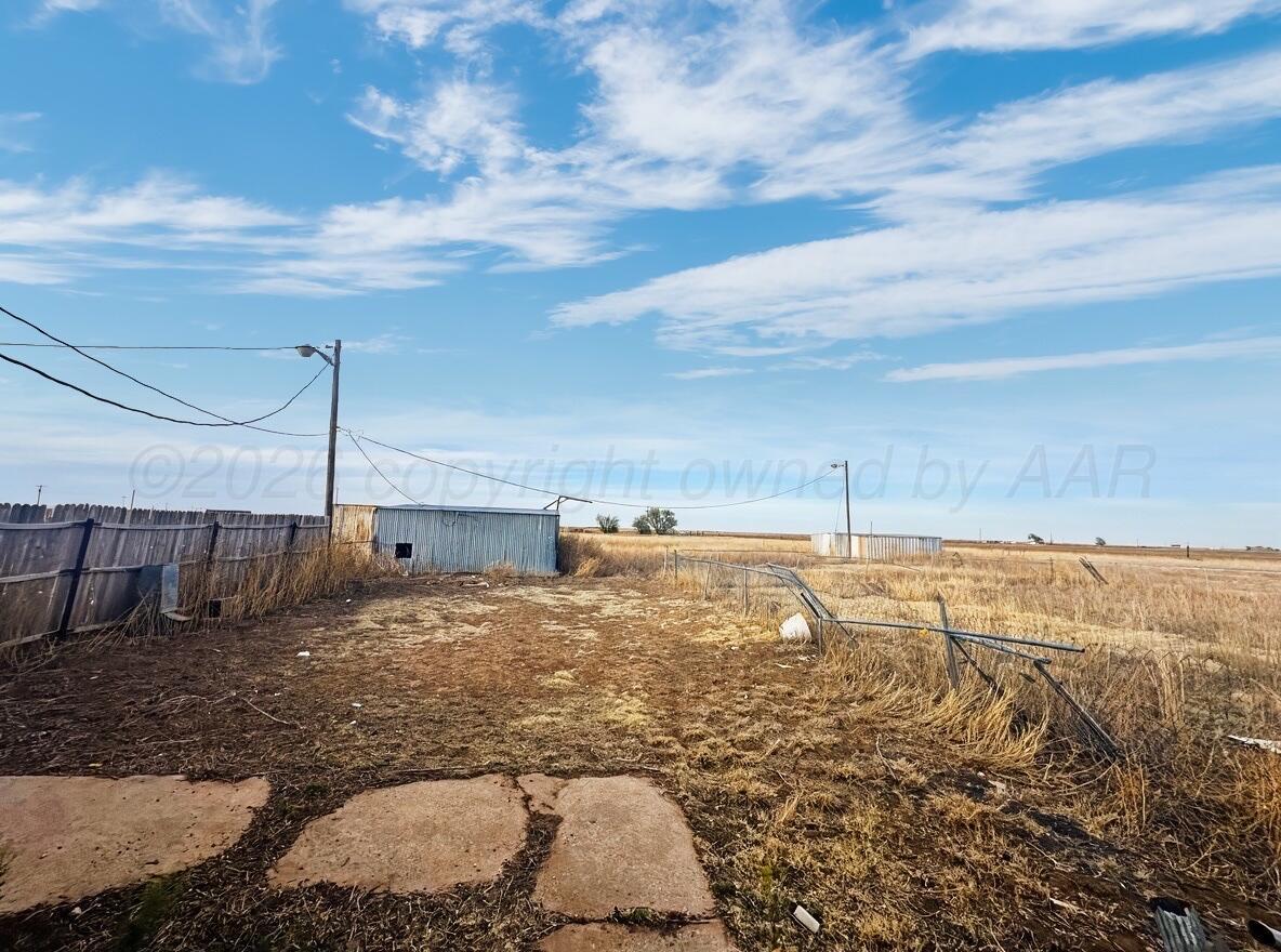 7811 Highway 86 Tulia, TX 79088 - Photo 6 of 19 a view of a backyard
