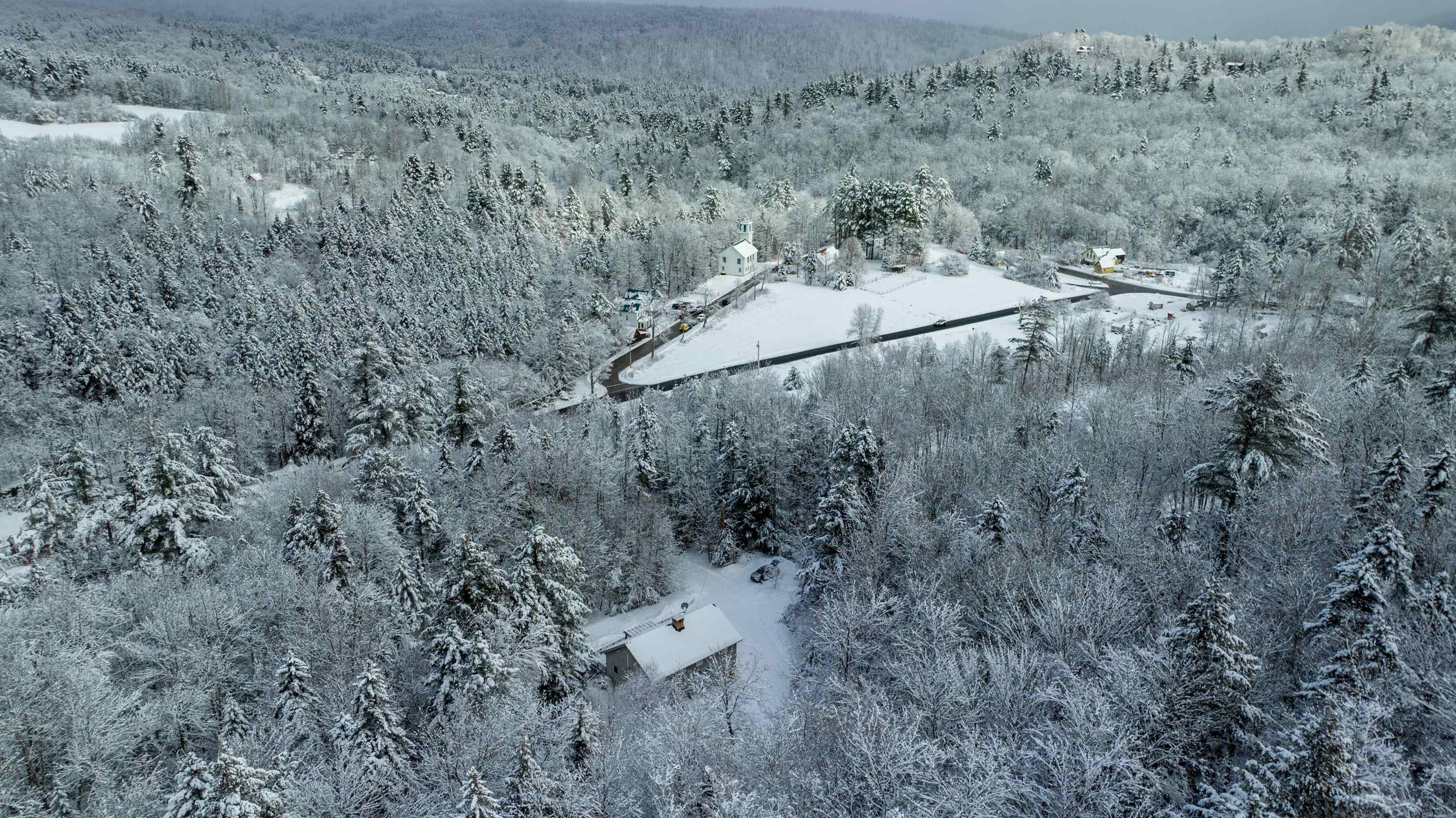 179 Stratton Arlington Road Wardsboro, VT 05360 - Photo 3 of 25 Gallery Image 3