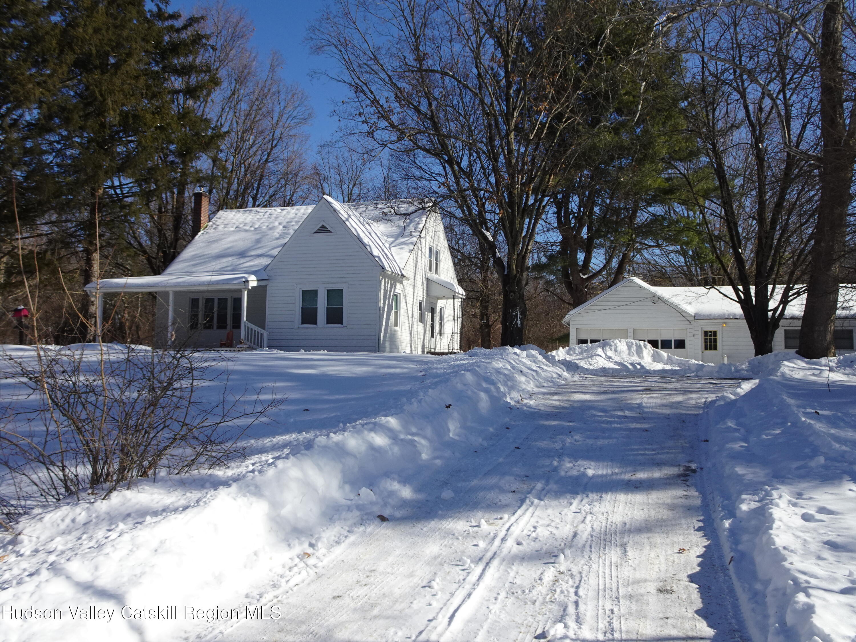 963 Co Rte 19 Elizaville, NY 12523 - Photo 2 of 33 DSC03922