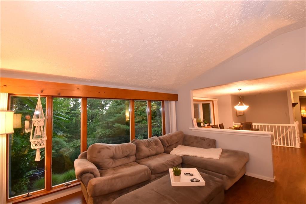270 Kelly Road Washington, PA 15301 - Photo 3 of 25