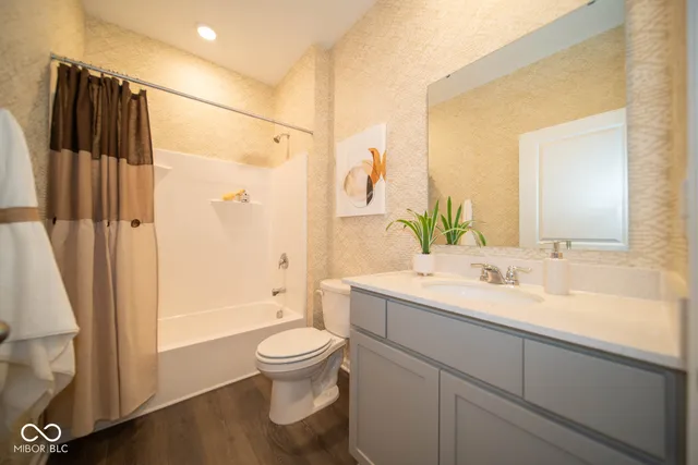 $379,900 | 3740 Marlowe Crk Drive, Clayton, IN 46118