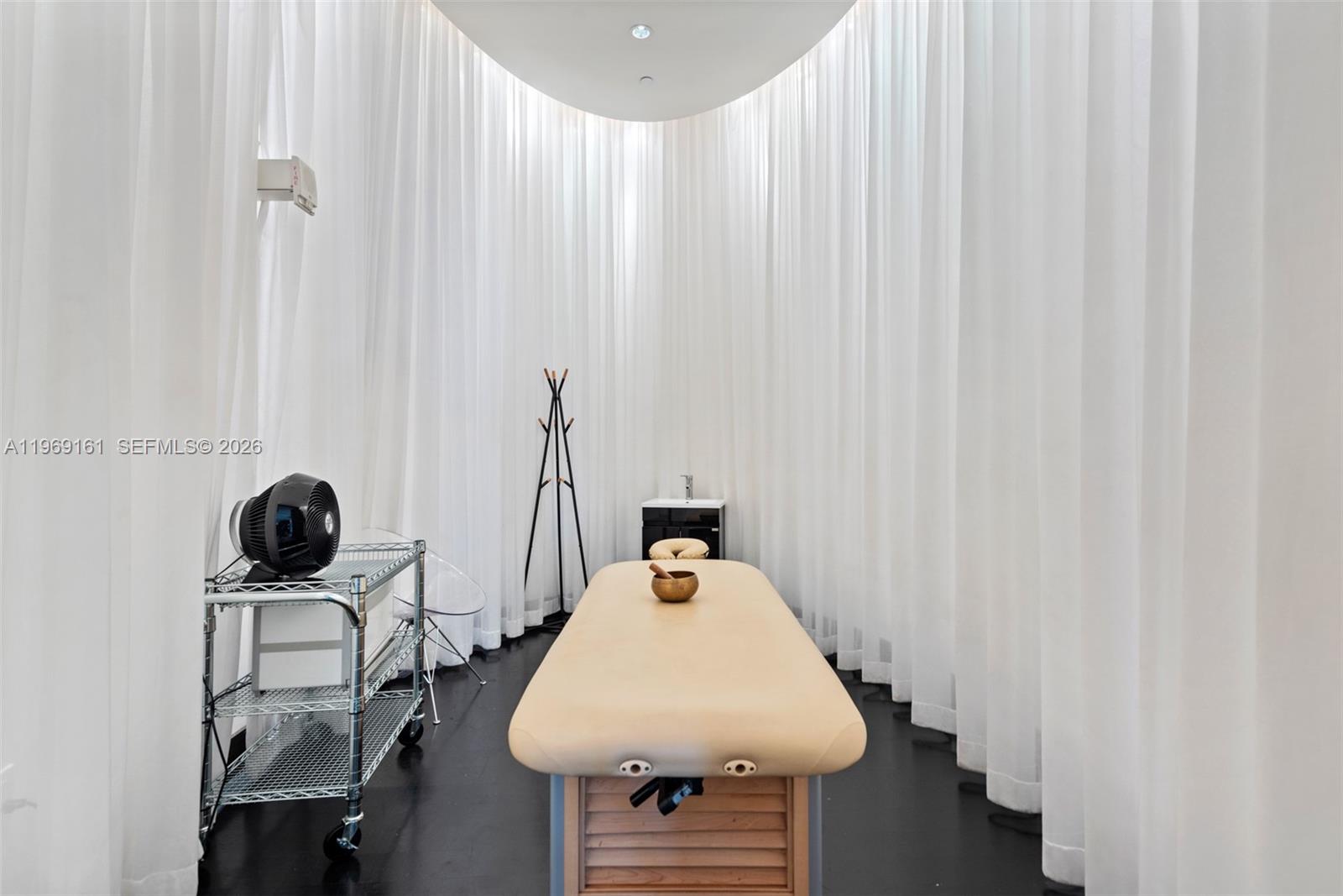 450 Alton Road, Unit 3208 Miami Beach, FL 33139 - Photo 36 of 43 a room with a window