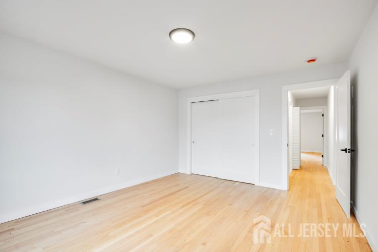 99 Craig Street Edison, NJ 08817 - Photo 12 of 38