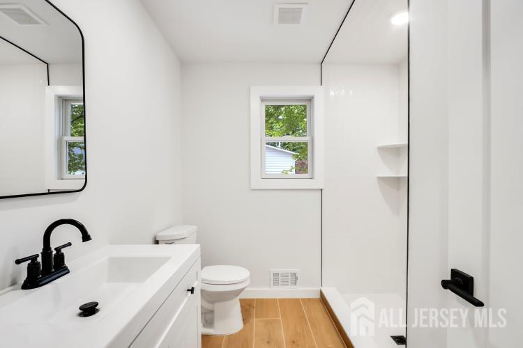 99 Craig Street Edison, NJ 08817 - Photo 13 of 38