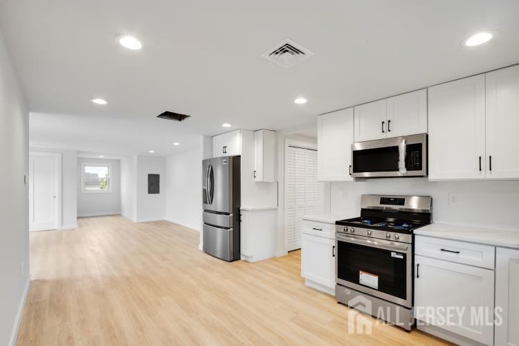 99 Craig Street Edison, NJ 08817 - Photo 19 of 38