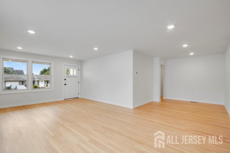 99 Craig Street Edison, NJ 08817 - Photo 4 of 38