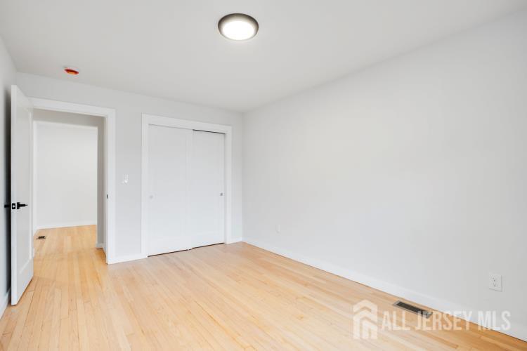 99 Craig Street Edison, NJ 08817 - Photo 8 of 38