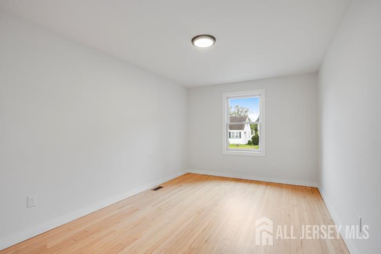 99 Craig Street Edison, NJ 08817 - Photo 9 of 38