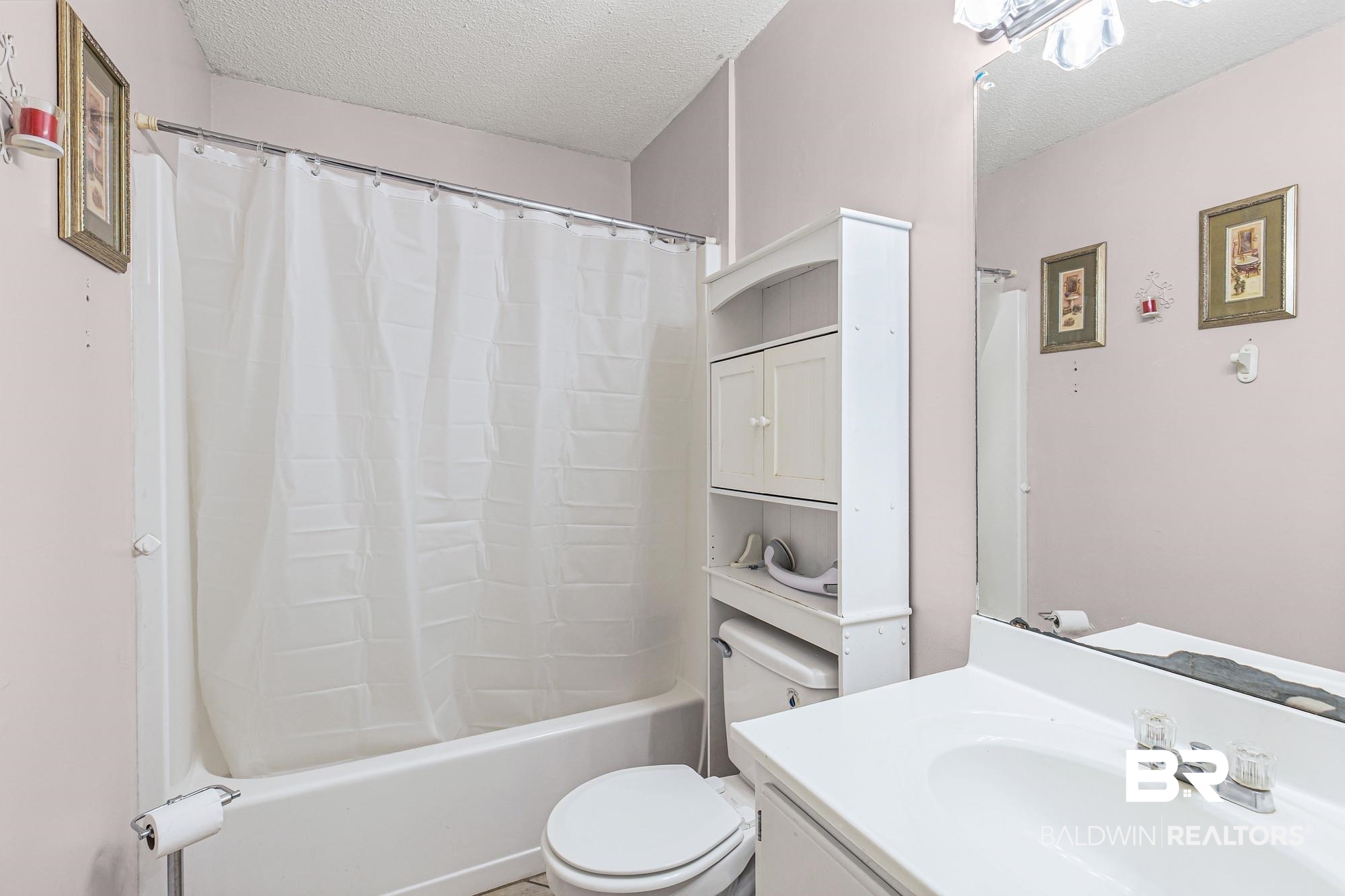 7345 Spaceview Drive Saraland, AL 36571 - Photo 16 of 22 Bathroom