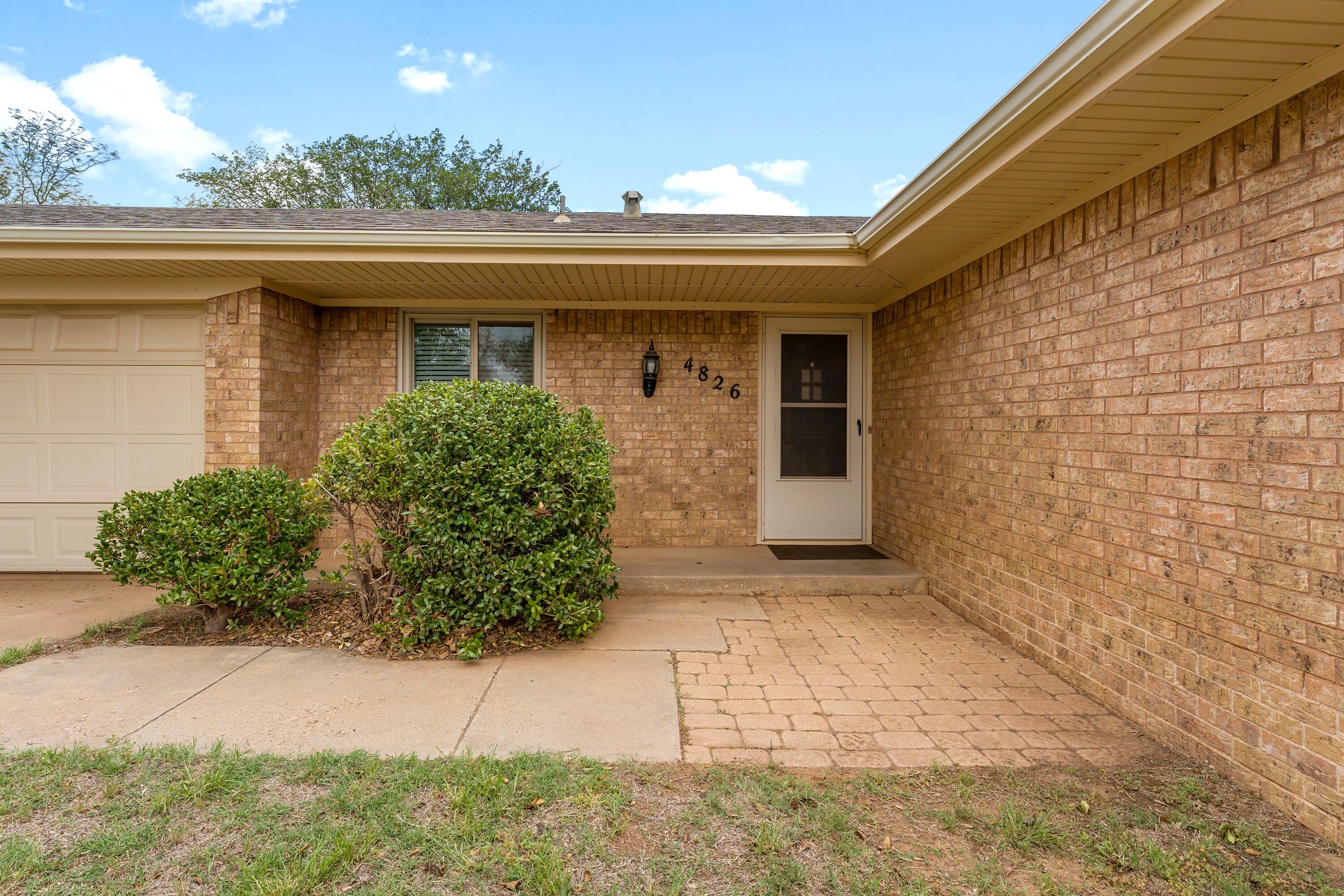 4826 9th Street Lubbock, TX 79416 - Photo 4 of 30 DSC00556