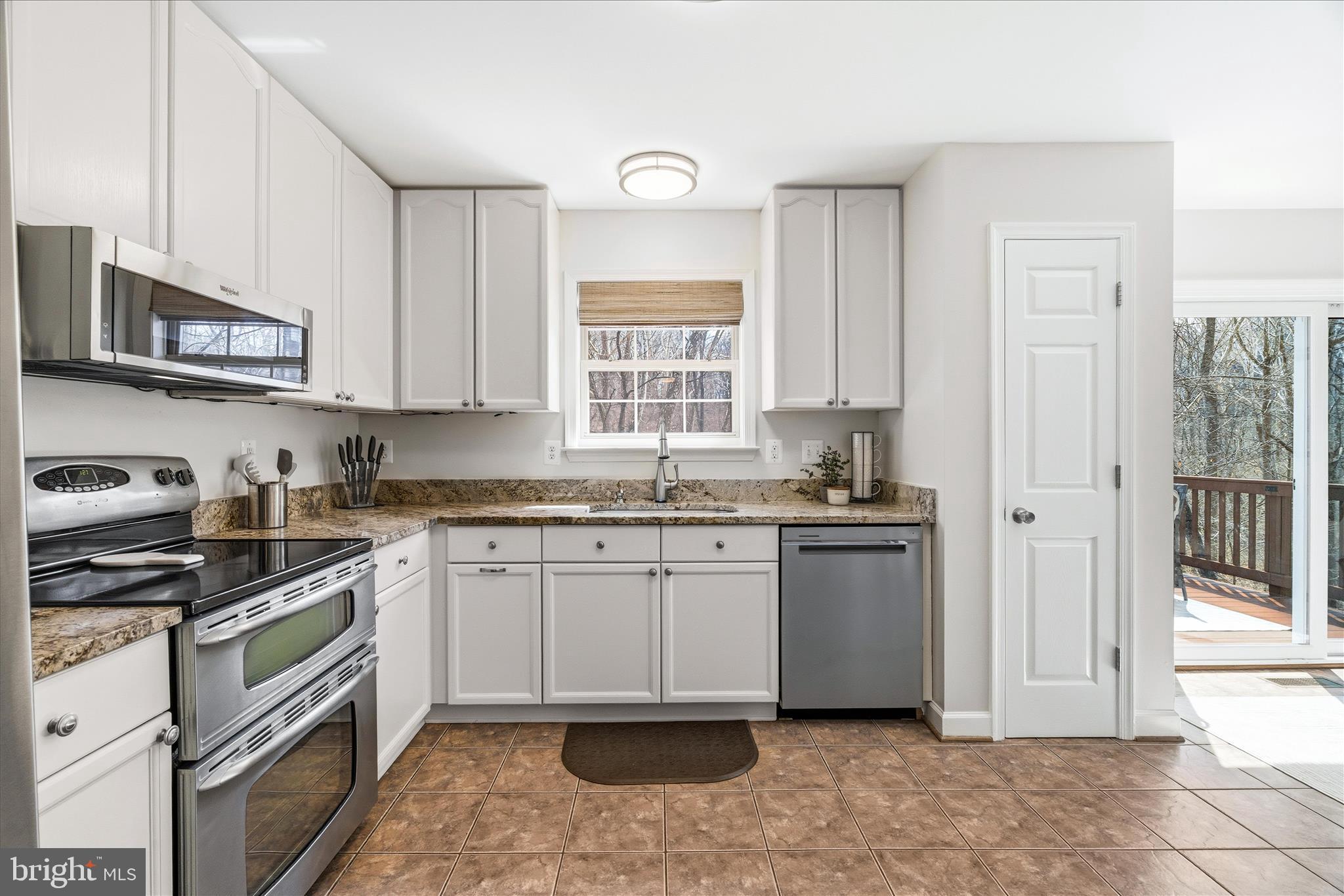 6770 Hemlock Point Road New Market, MD 21774 - Photo 6 of 53 Kitchen